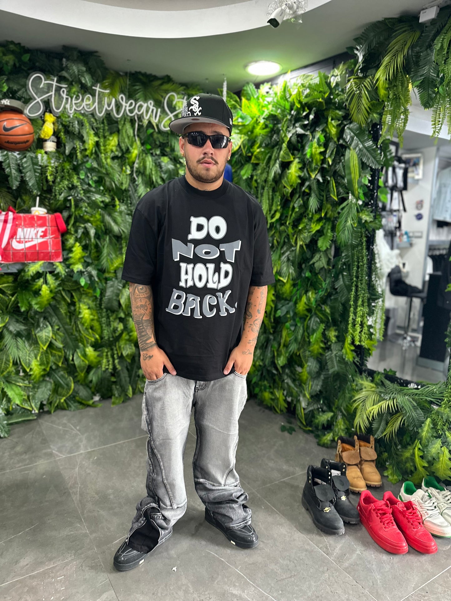 Shirt Black Hold