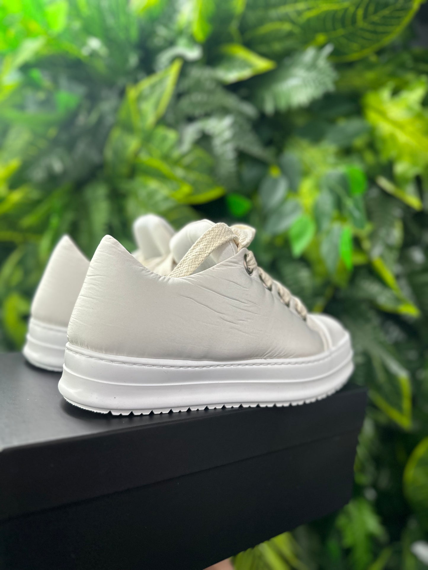 Snkrs MOD* RI*CK Bassa White