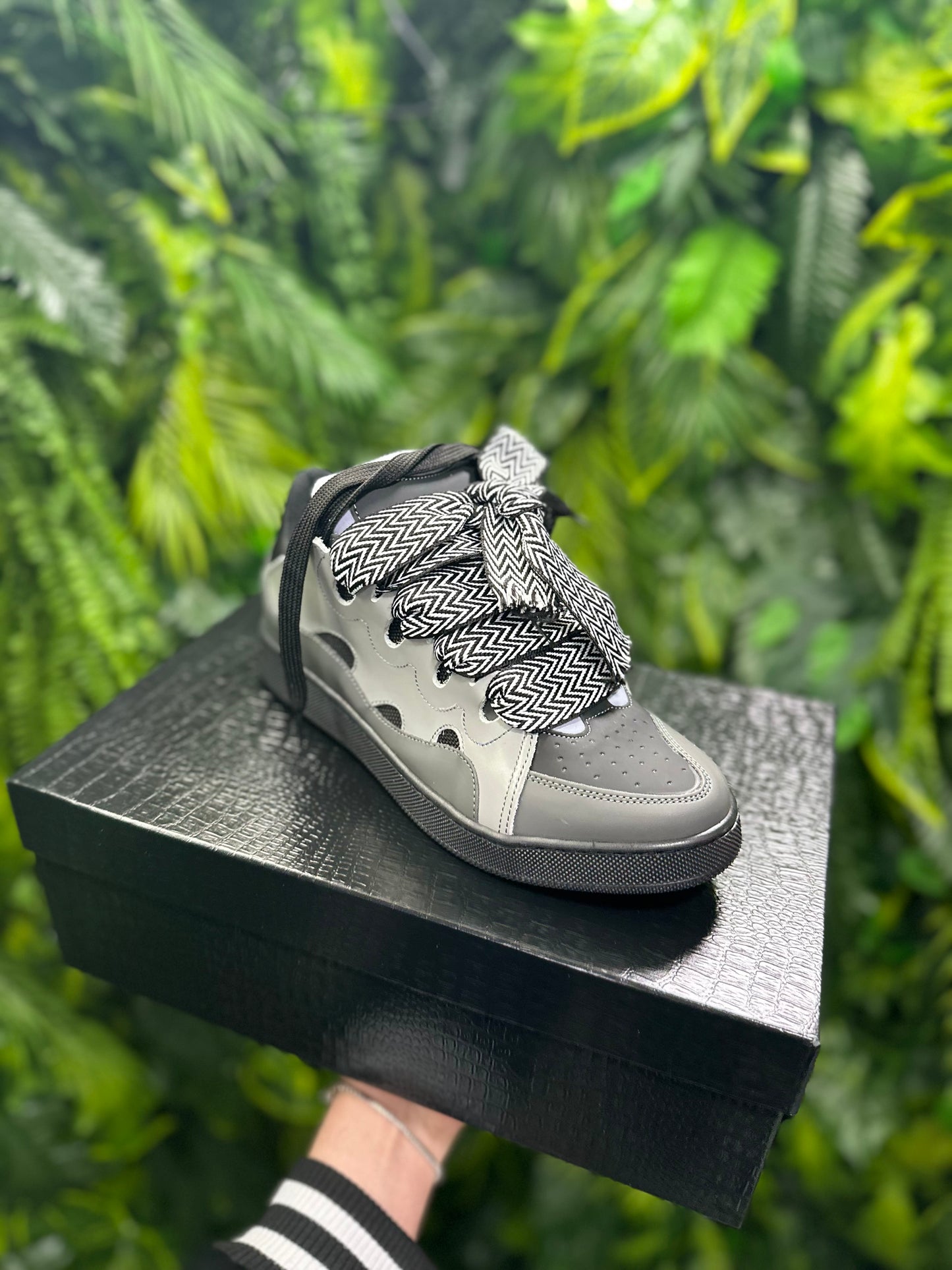 SNKRS GREY MOD*LANV*