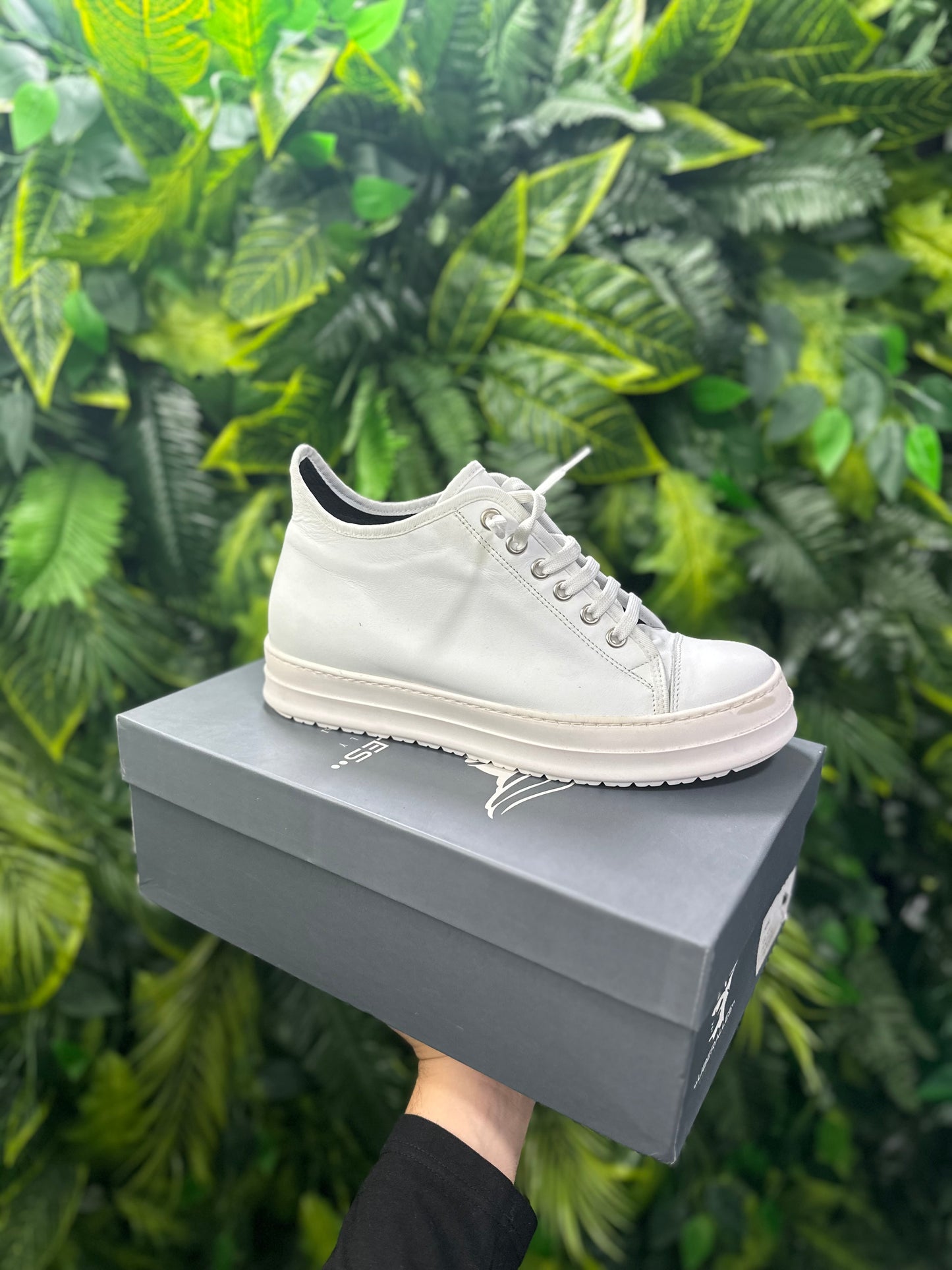 Snkrs White UBERALLES