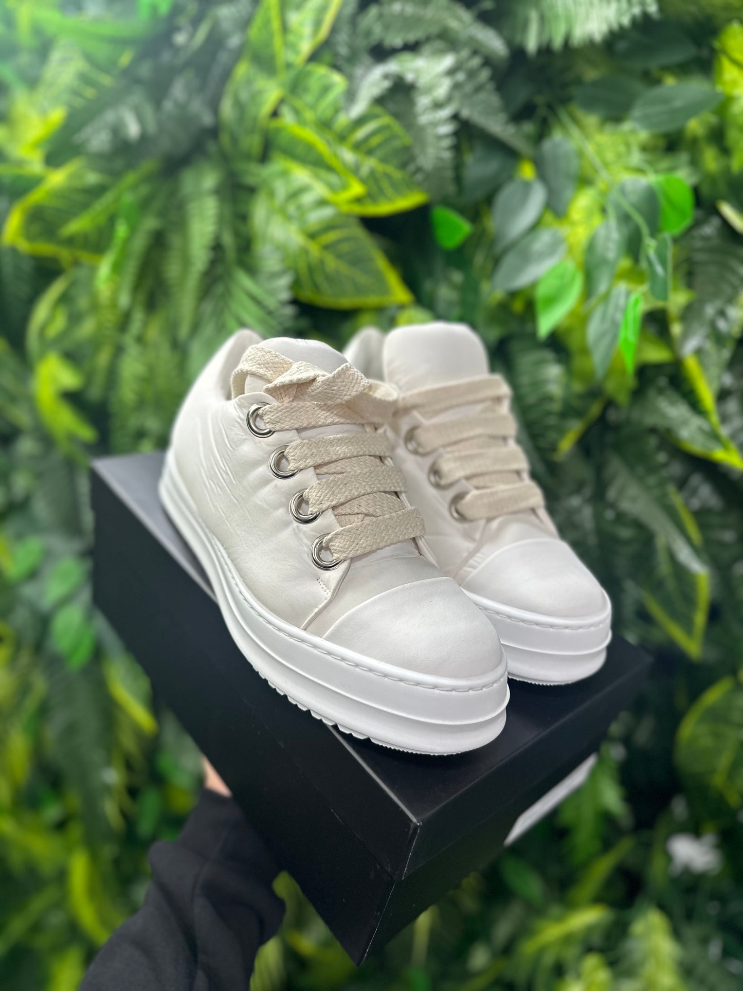 Snkrs MOD* RI*CK Bassa White