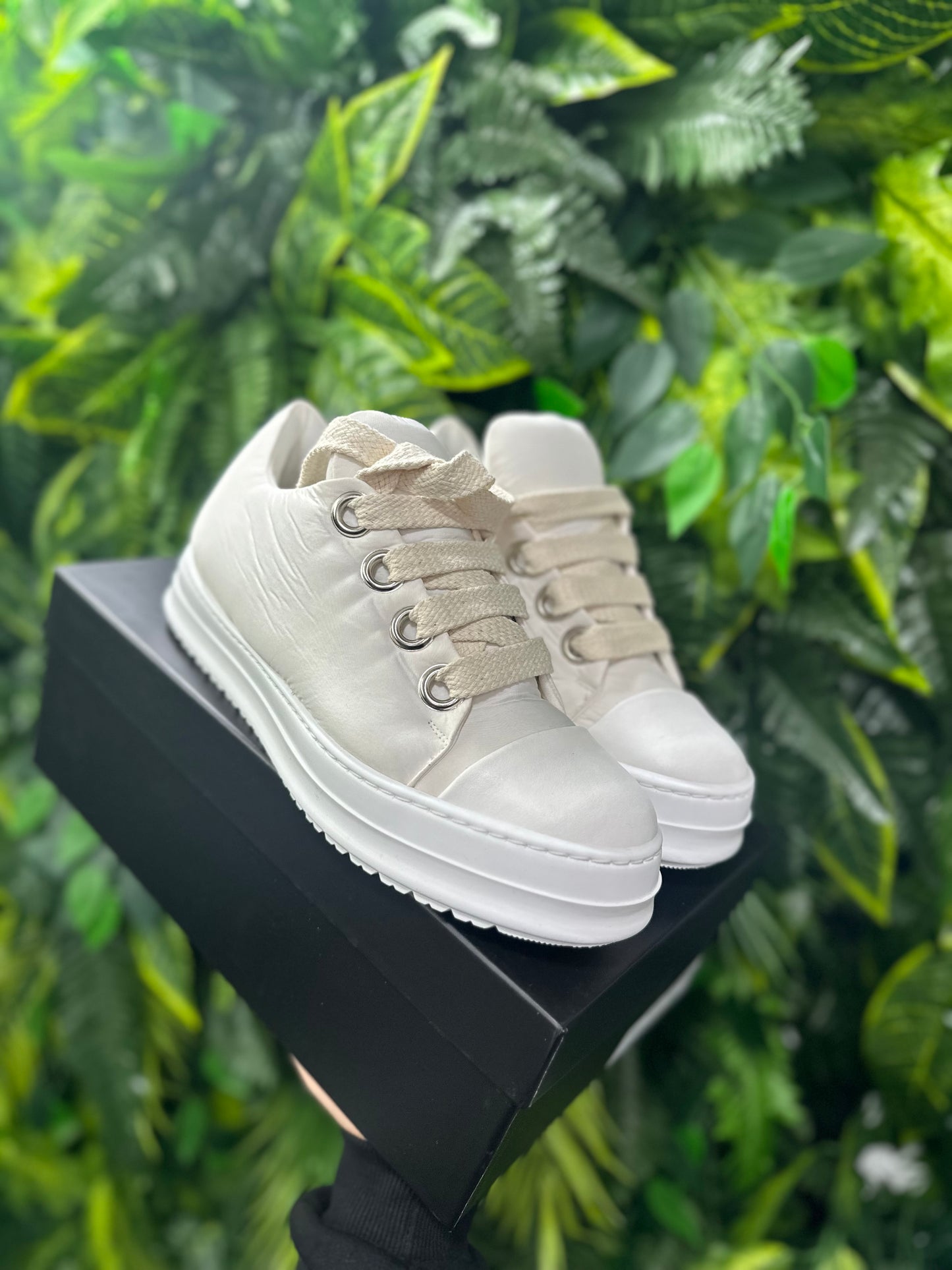 Snkrs MOD* RI*CK Bassa White