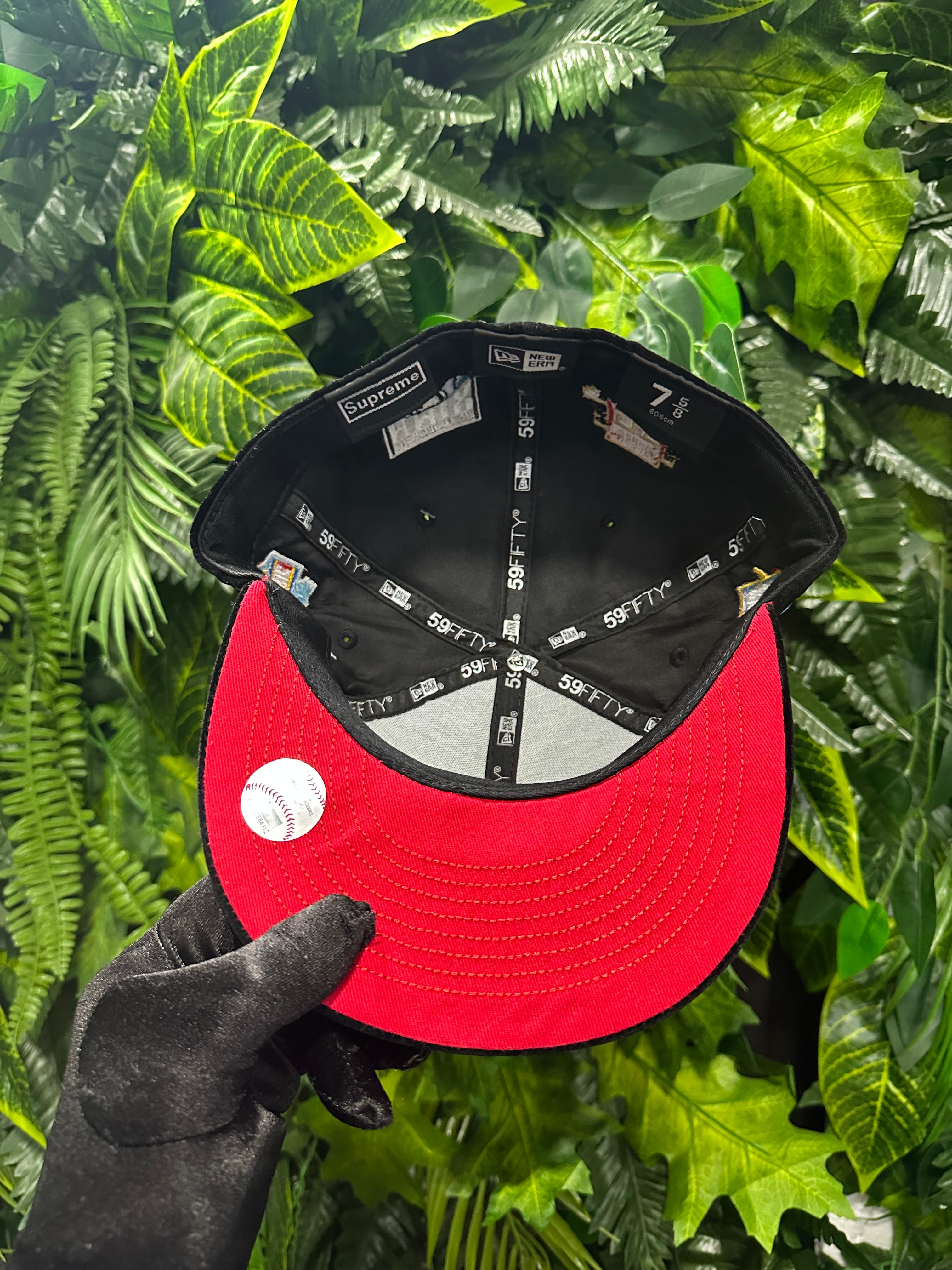 Cappello Velluto Supreme ChampionShips