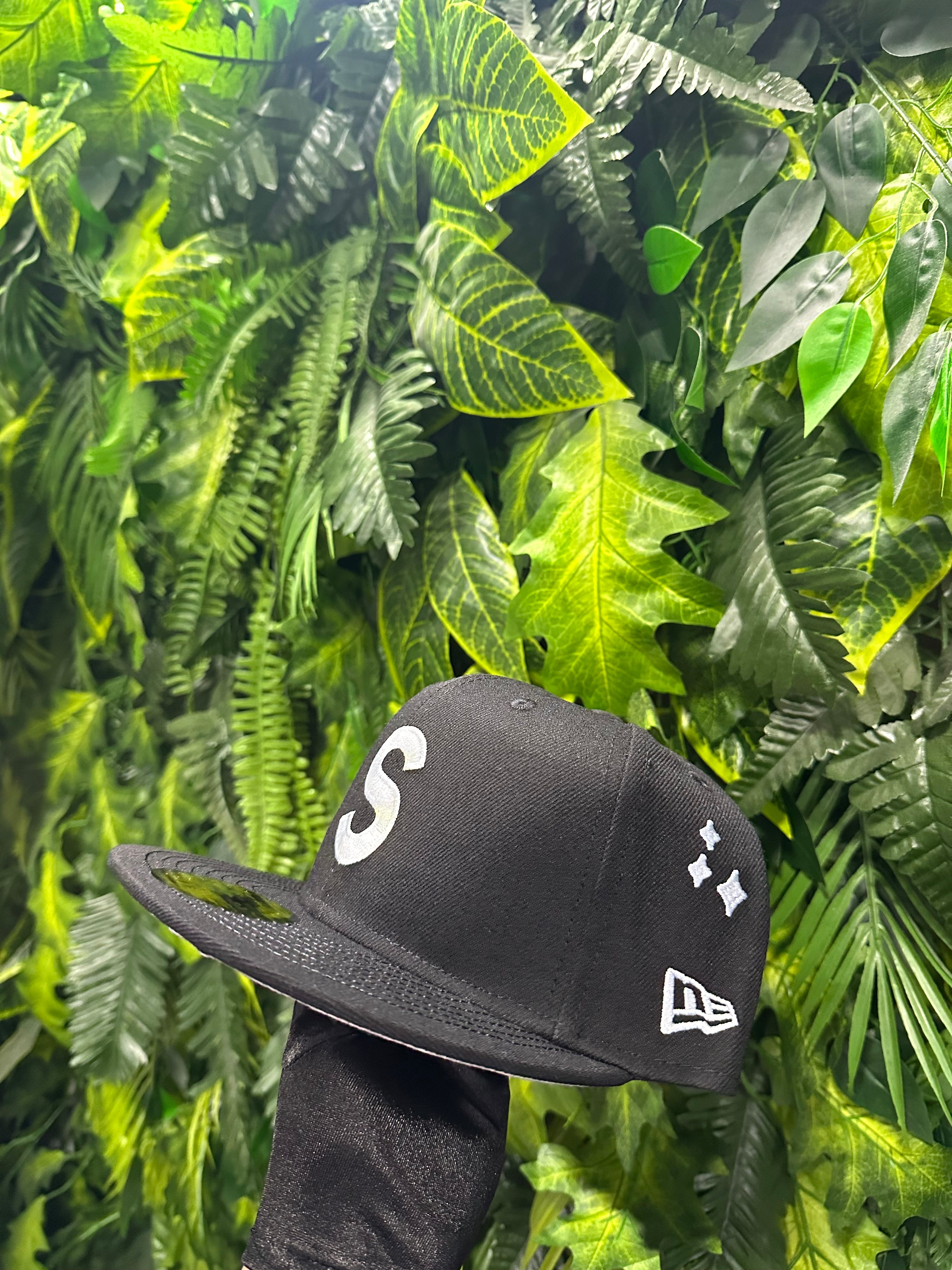 Cappello Supreme Characters Logo Black