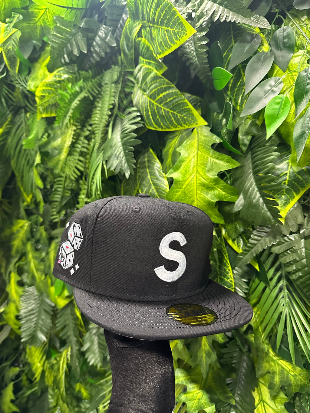 Cappello Supreme Characters Logo Black