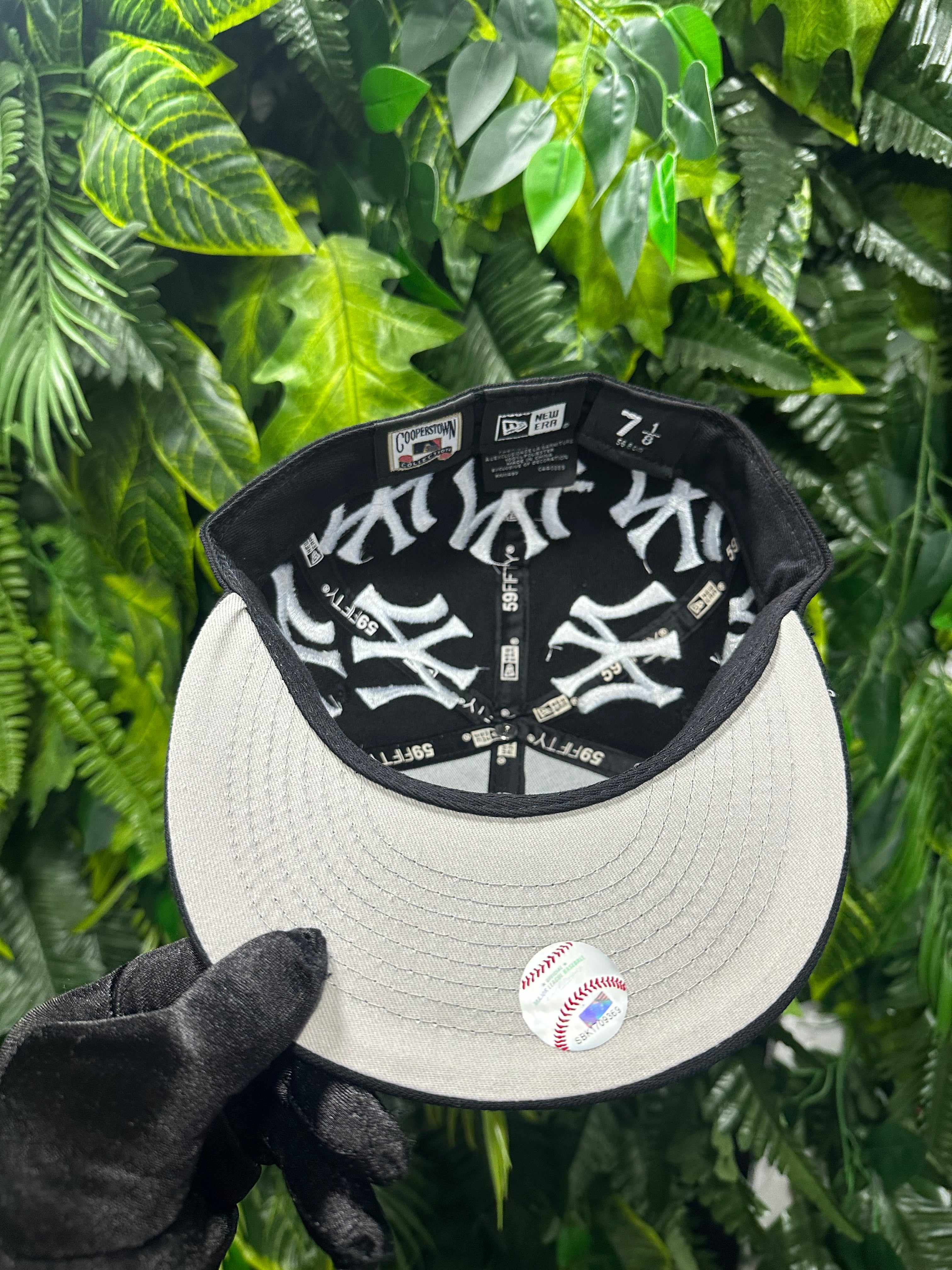 Cappello Supreme Black