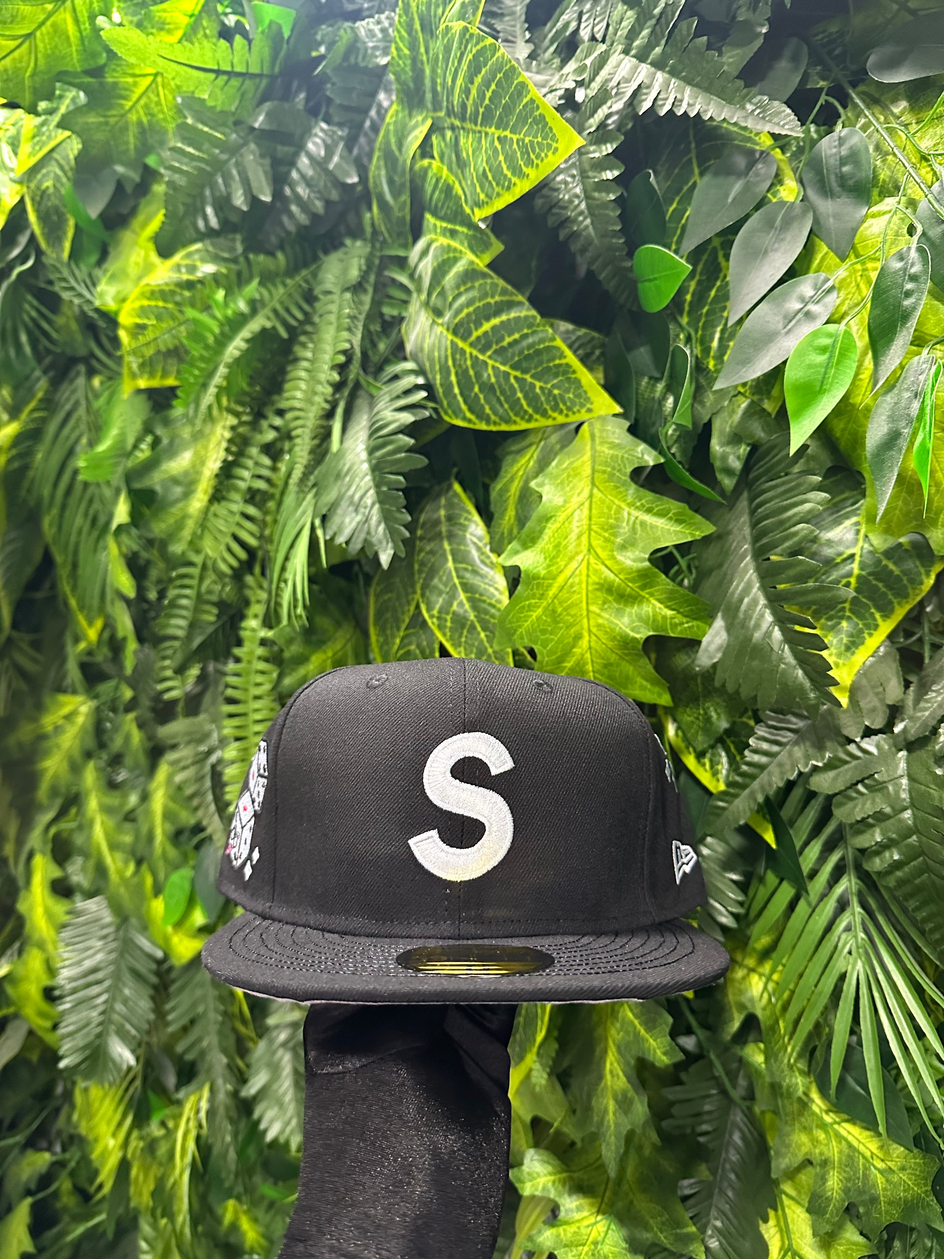 Cappello Supreme Characters Logo Black