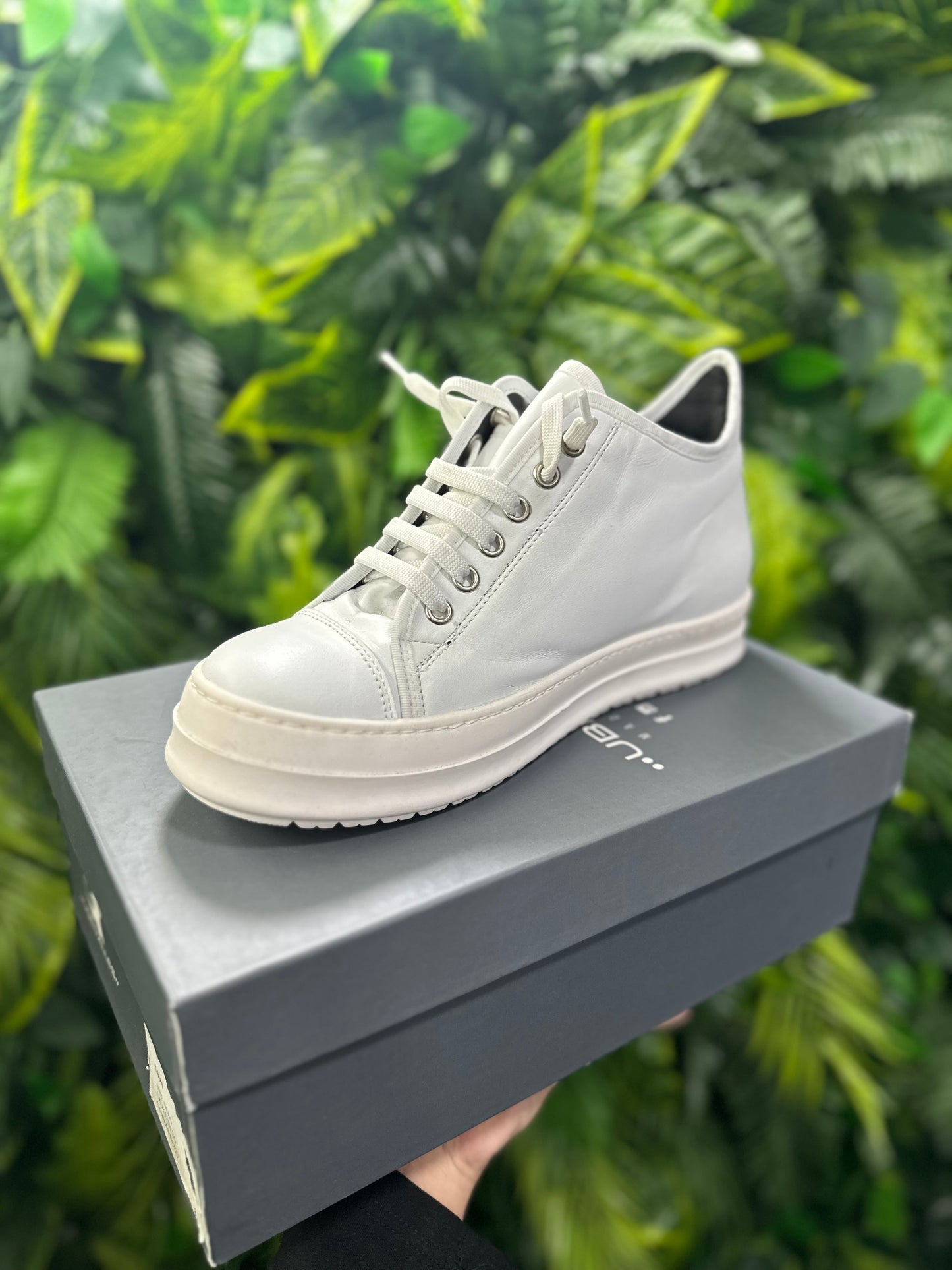 Snkrs White UBERALLES