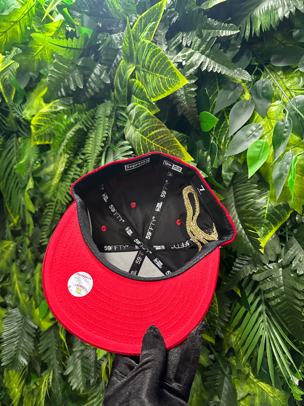 Cappelo Supreme Velluto Jesus Croce Red