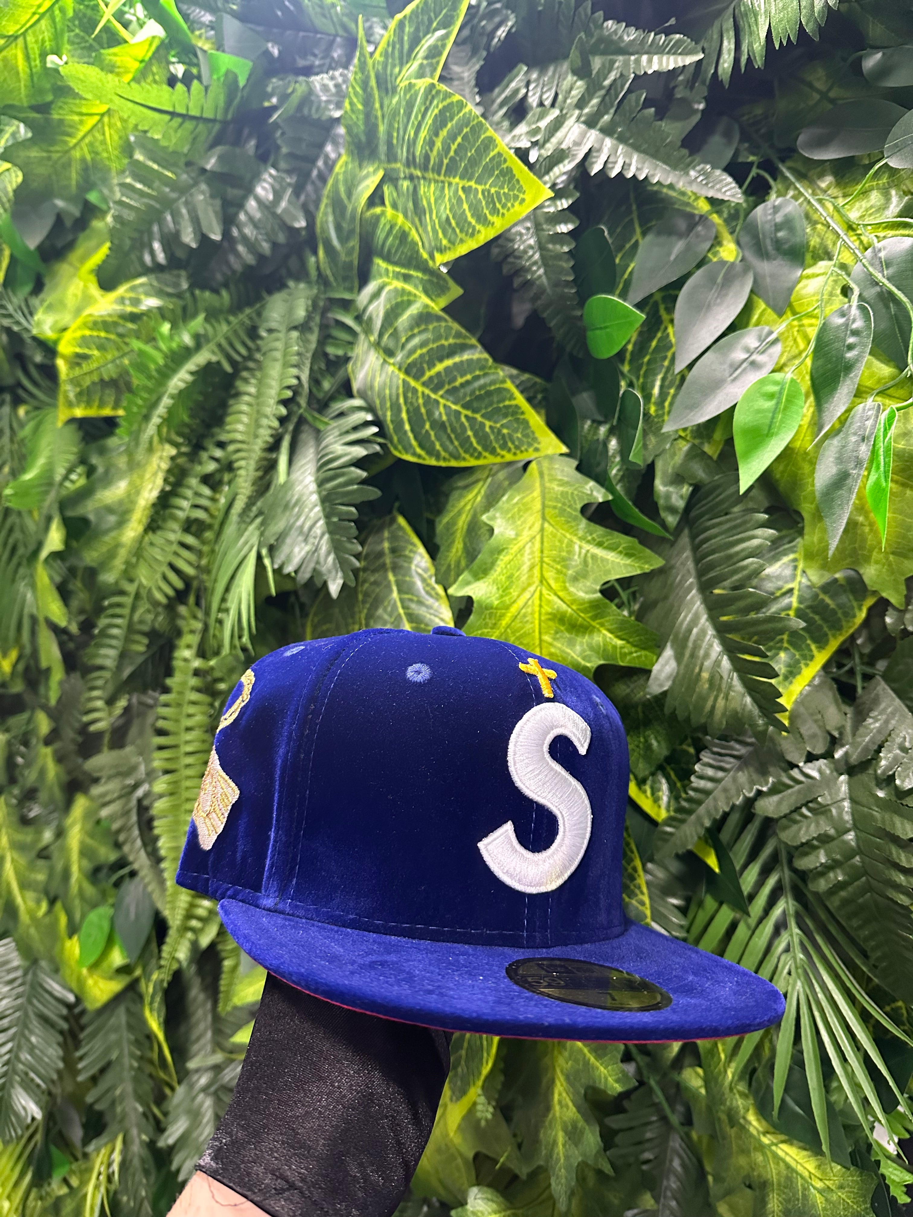 Cappello Supreme Velluto Jesus Croce Blu