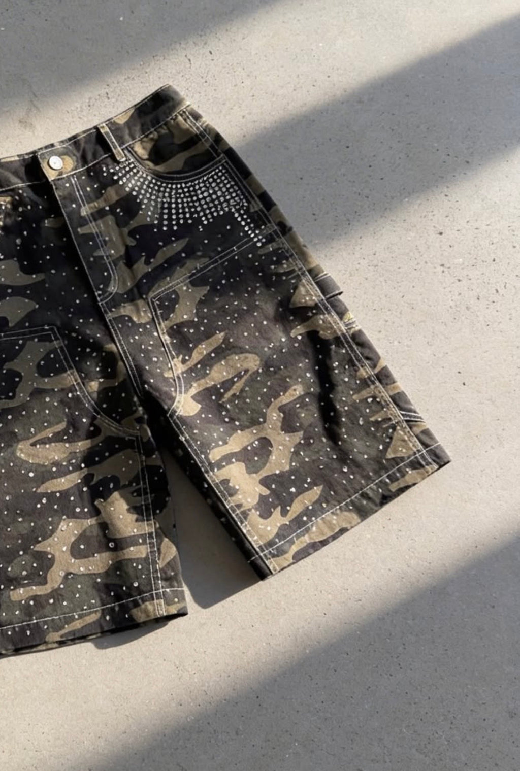 Bermuda Crystal Military Edition MNML